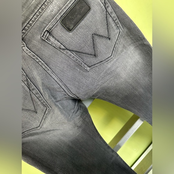 FIXED PRICE-Wrangler black jean - Picture 3 of 5